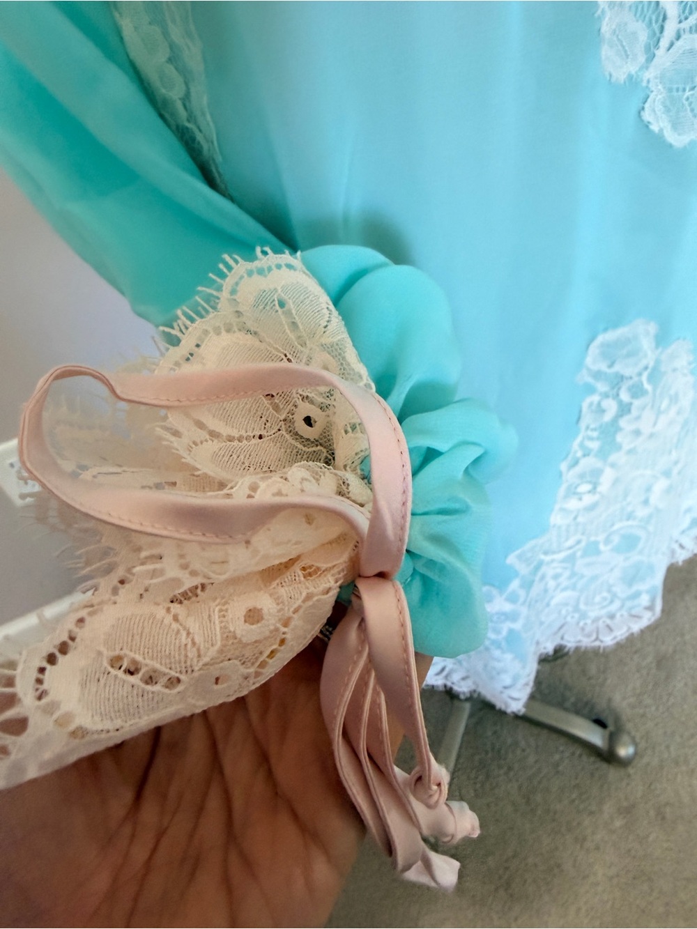 Aqua Lace Appliqué Sheer Sleeve Shift Dress - Picture 4 of 10
